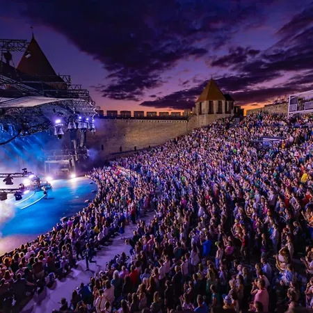 Face à La Cité Vue Sublime