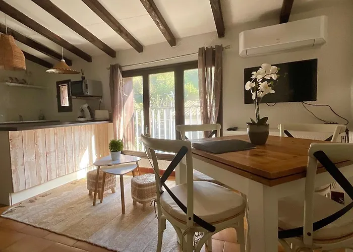 Montez Au Creneau, Face A La Cite Vue Sublime *