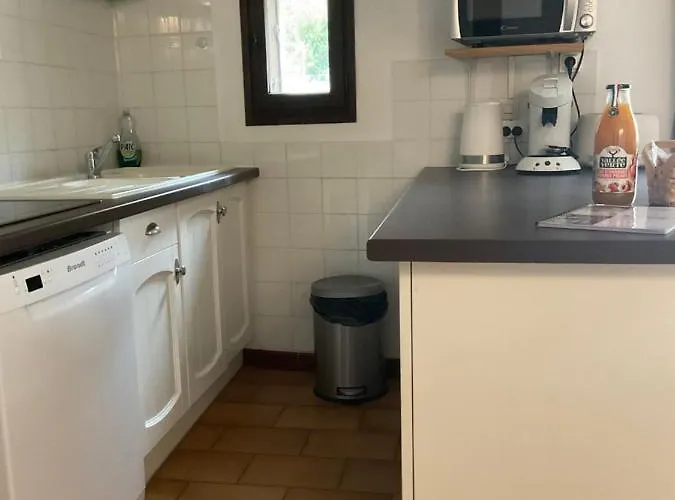 Montez Au Creneau, Face A La Cite Vue Sublime