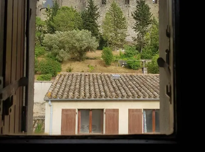 Montez Au Creneau, Face A La Cite Vue Sublime